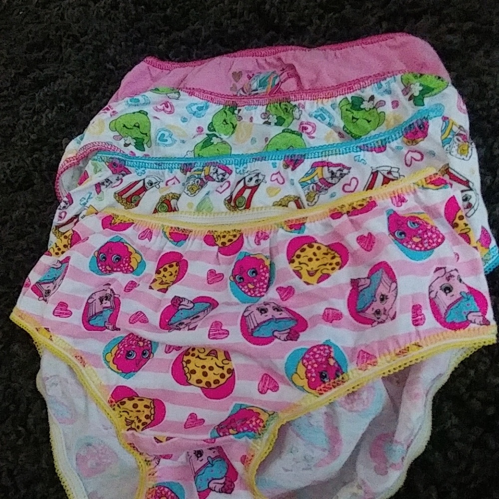 Shopkins size 8 girls underwear